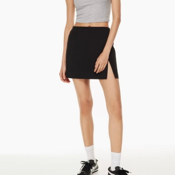 Aritzia Sunday Best Tatiana Black Skirt Slit Dark Academia Prep Preppy Size 6 - Picture 1 of 10